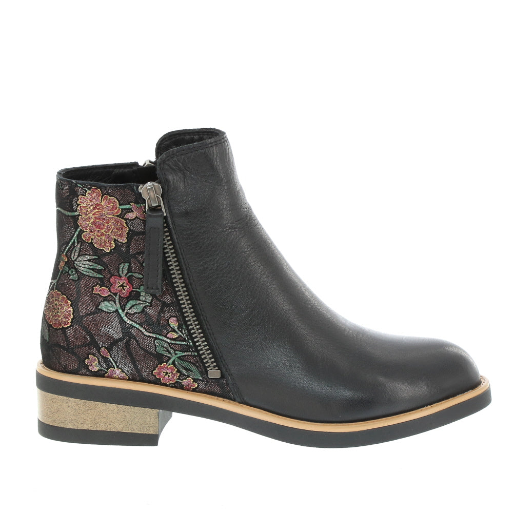 Bresley 'Dungeon' / Black/Rose