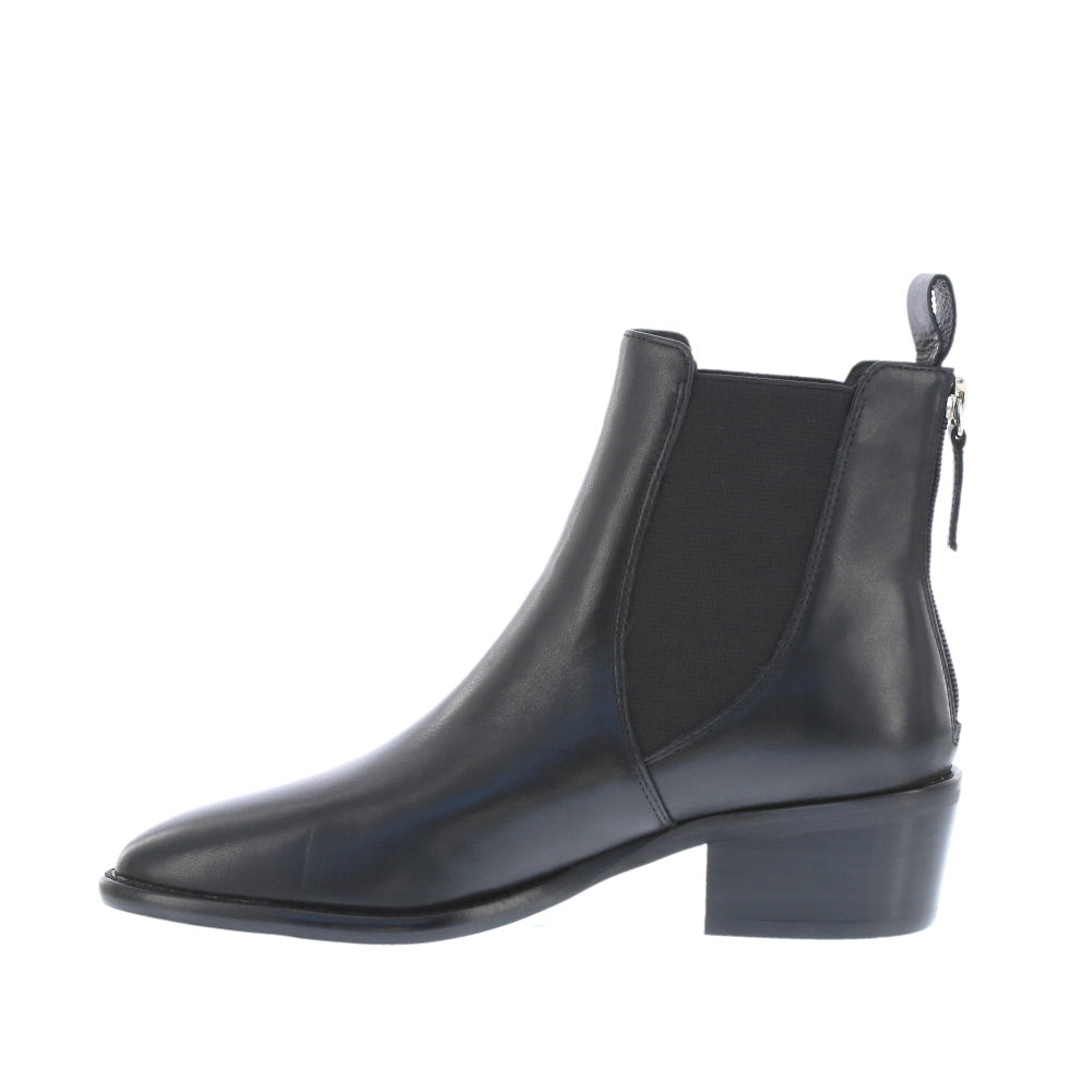 EOS 'Ila' / Black