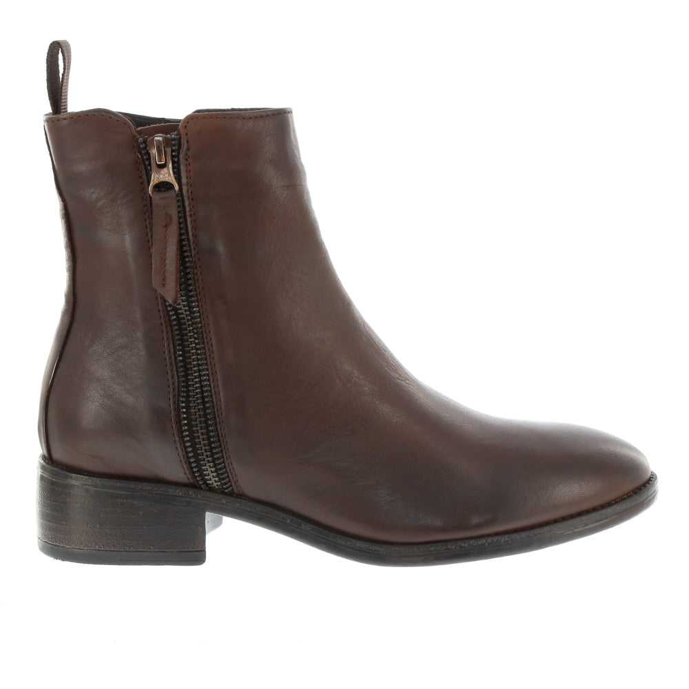 EOS 'Celi' / Chestnut